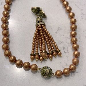 HEIDI DAUS FAUX GOLD PEARLS WITH GREEN SWARVORSKI CRYSTALS